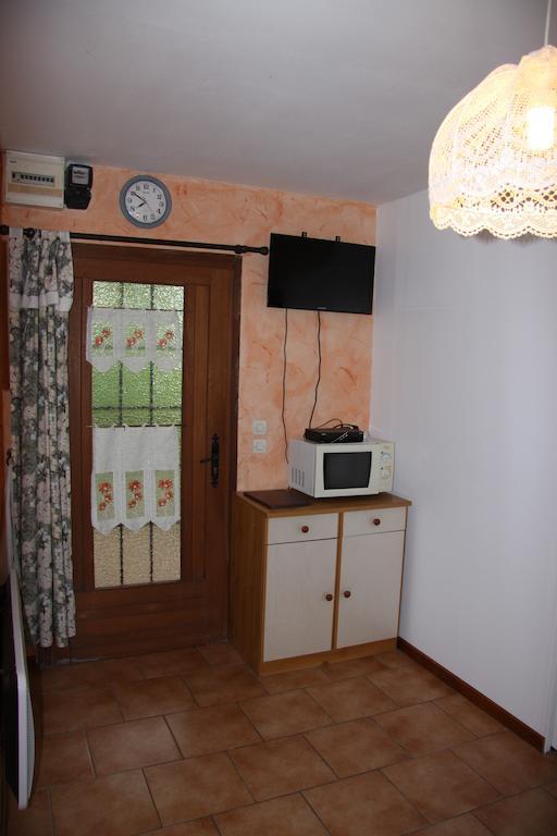 Camping De La Pelouse Jaulny Kamer foto